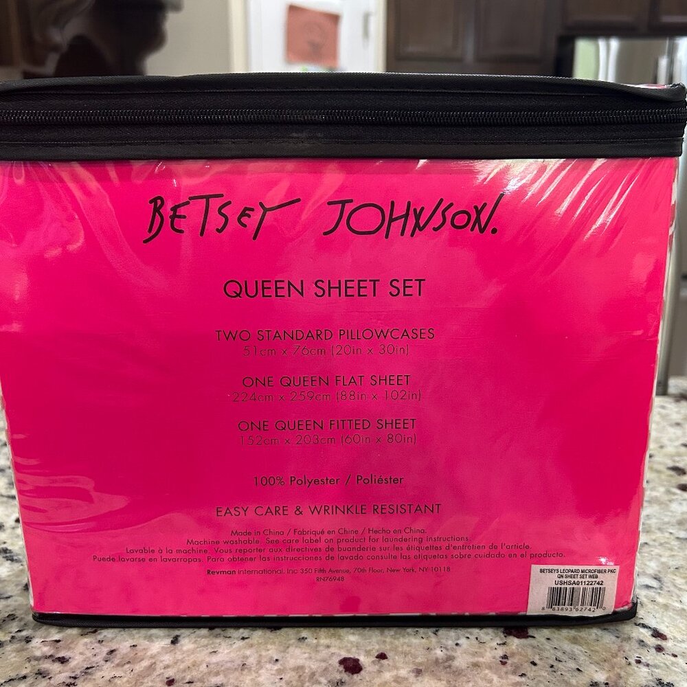 Betsey Johnson Microfiber Queen Sheet Set Pink Leopard Print - NEW - Picture 2 of 4